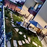 شقة Cozy Seaside Getaway One Bedroom Moni In سفيتي فلاس