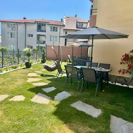 شقة Cozy Seaside Getaway One Bedroom Moni In